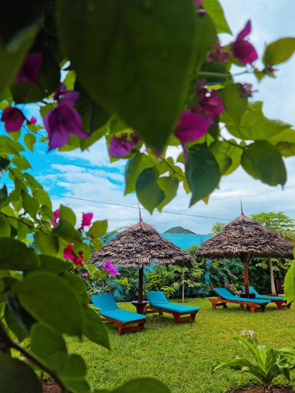 Pineapple House